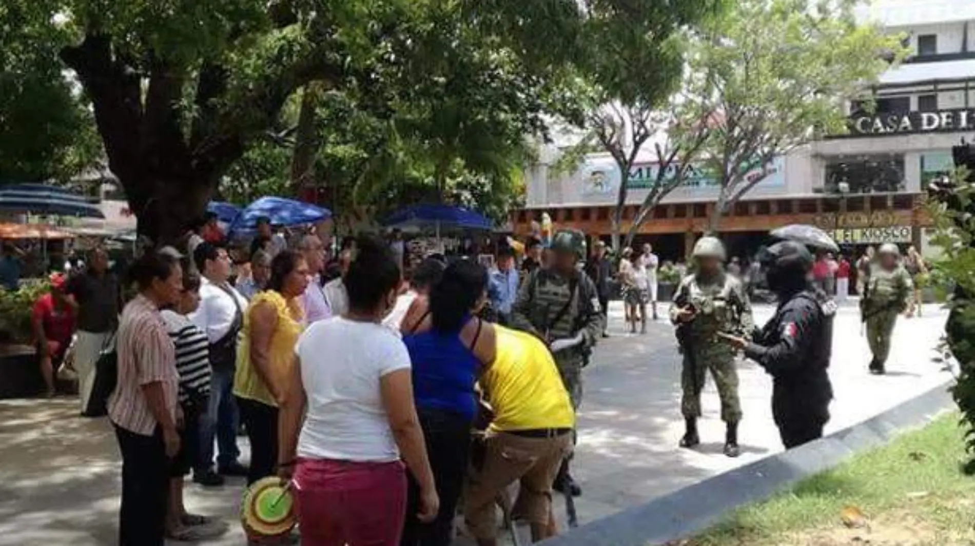 Baleada zocalo de acapulco